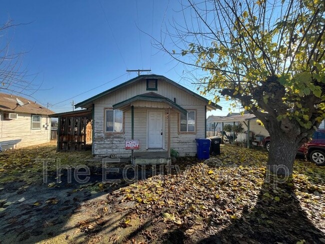 Building Photo - 70 E Yates Ave Unit #F