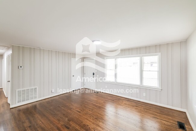 Photo - 4419 6th St E