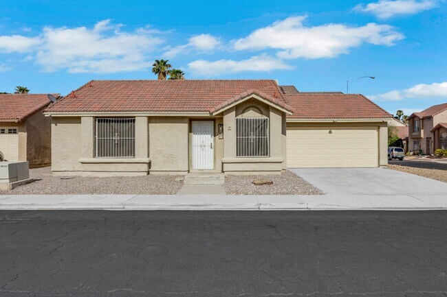 Building Photo - Single story 2 bedroom