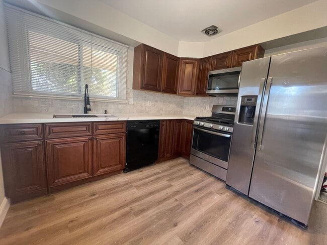 Photo - 3-Bedroom Home in Sought-After Cranbrook V...