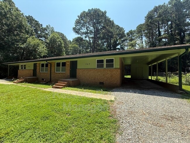 Building Photo - 727 Locust Ln Rental
