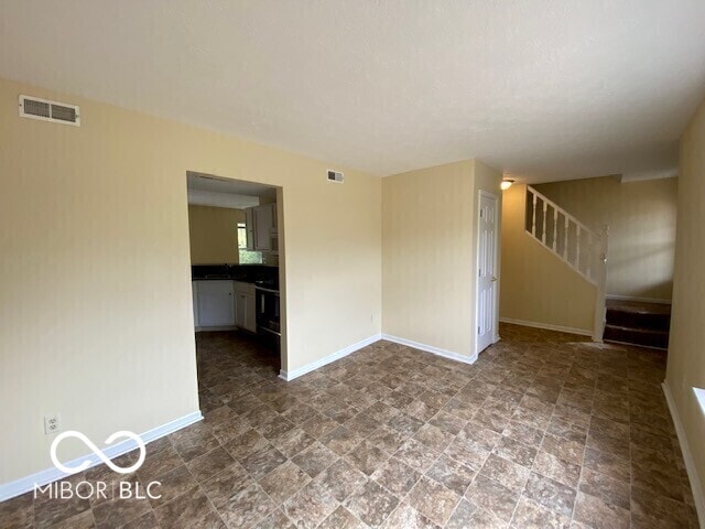 6130 Tybalt Ln
