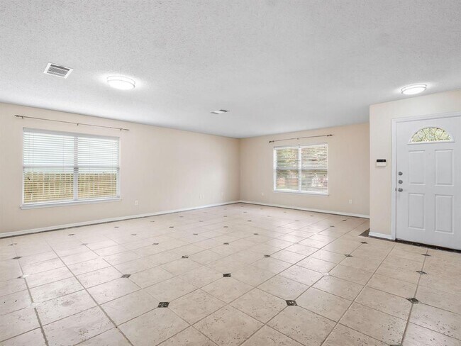 Photo - 2727 High Point Dr