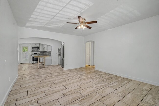Photo - 8159 Glenhollow Dr