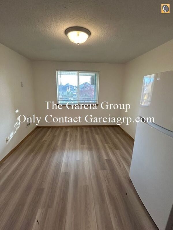 Photo - 92 E Burnside St Unidad B205