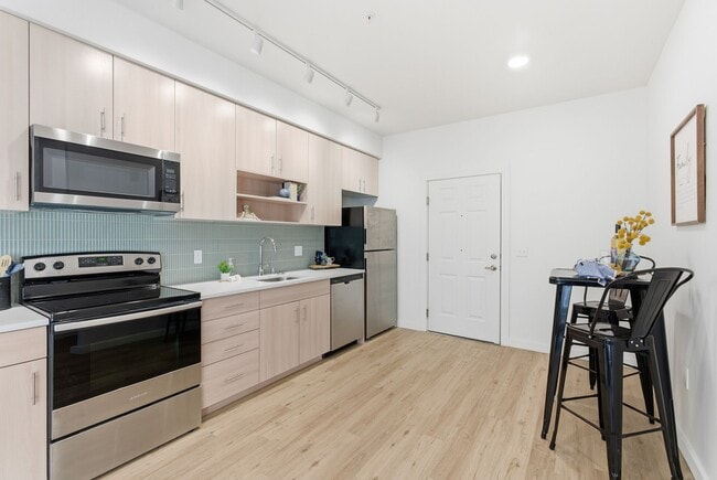 District Lofts at Garland!!