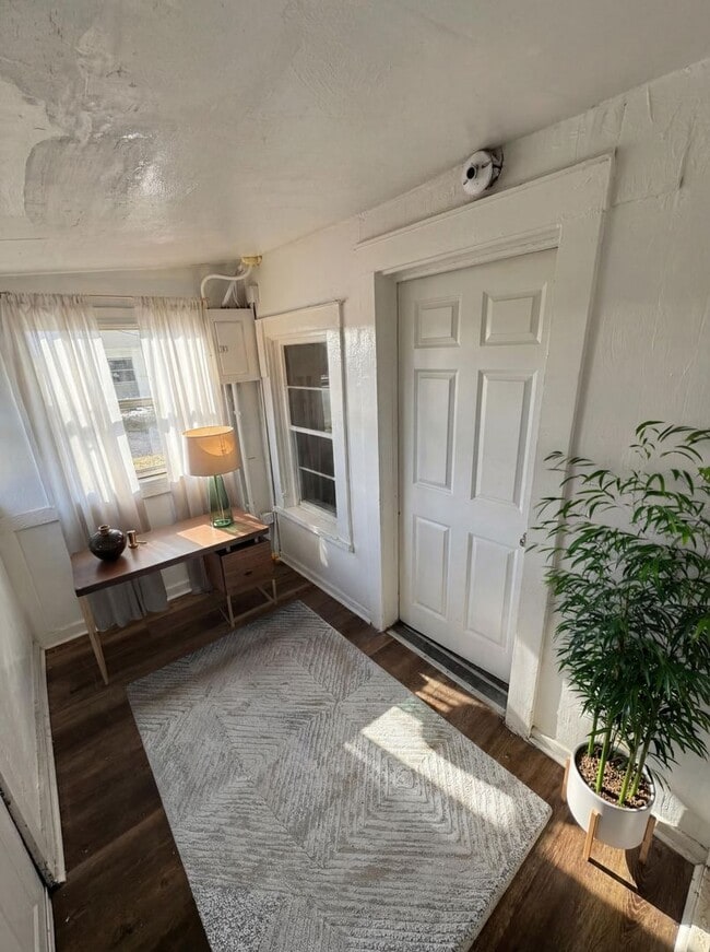 Photo - 6th St Unit 123