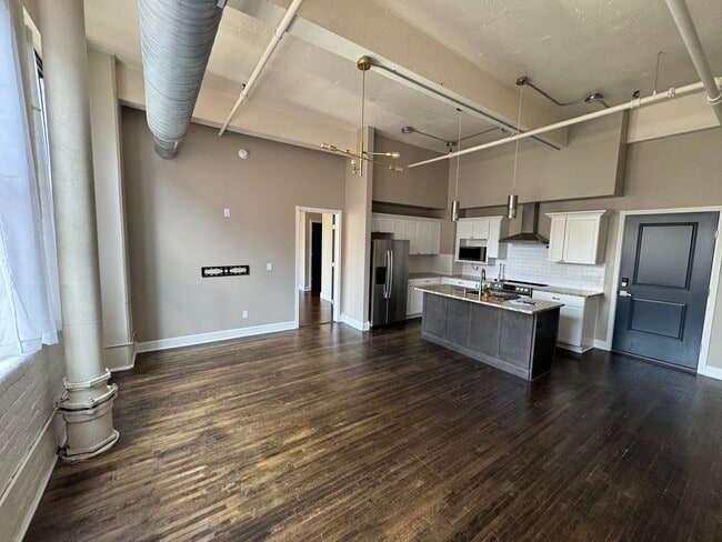 Photo - 817 Main St Unit 4C
