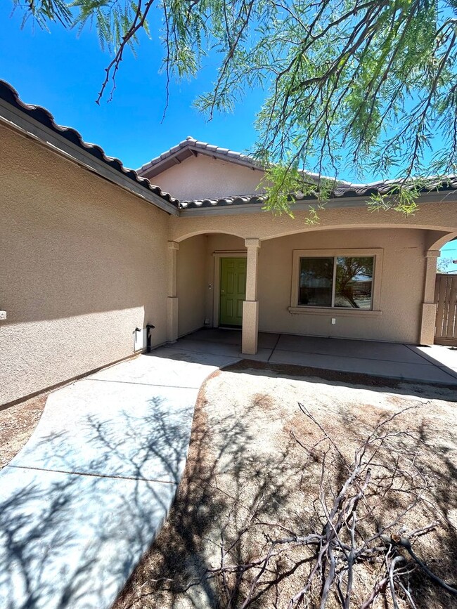 4 Bedroom / 2 Bathroom efficient home - 4 Bedroom / 2 Bathroom efficient home