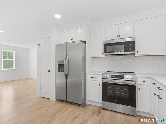 Photo - 325 Coram Ave Unidad C