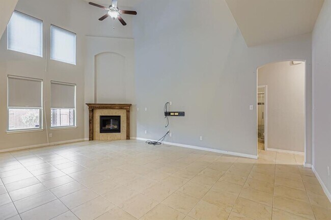 Photo - 803 Williams Way