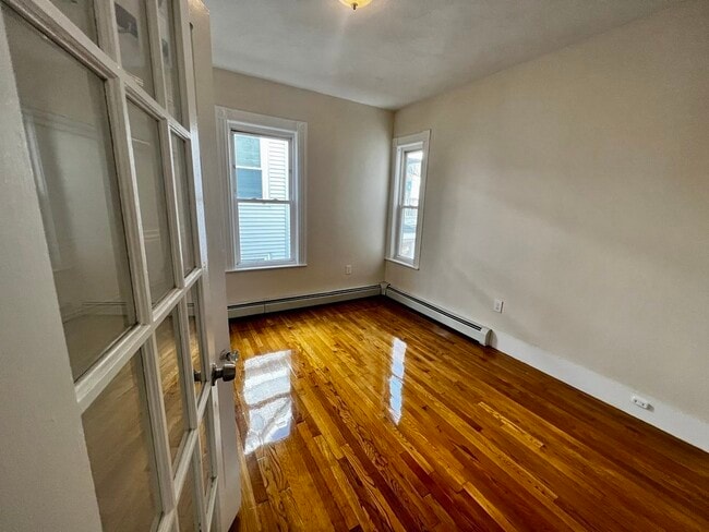 Photo - 19 Banks St Unit 2