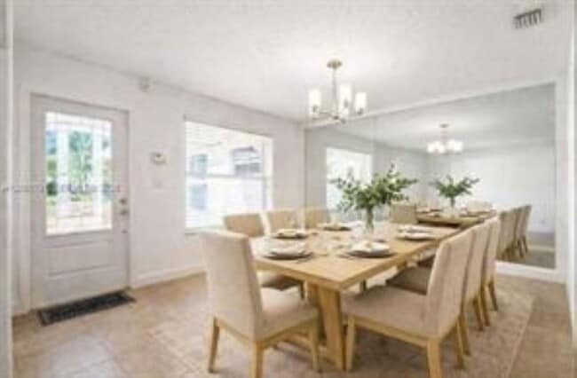 5340 NE 17th Ter