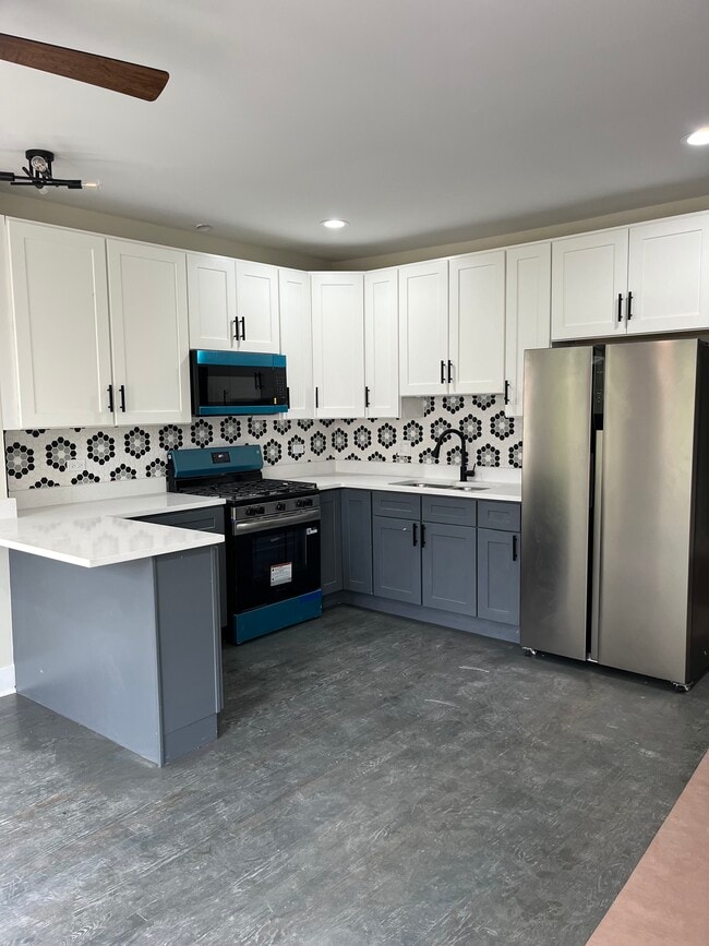 Photo - 7948 S Evans Ave
