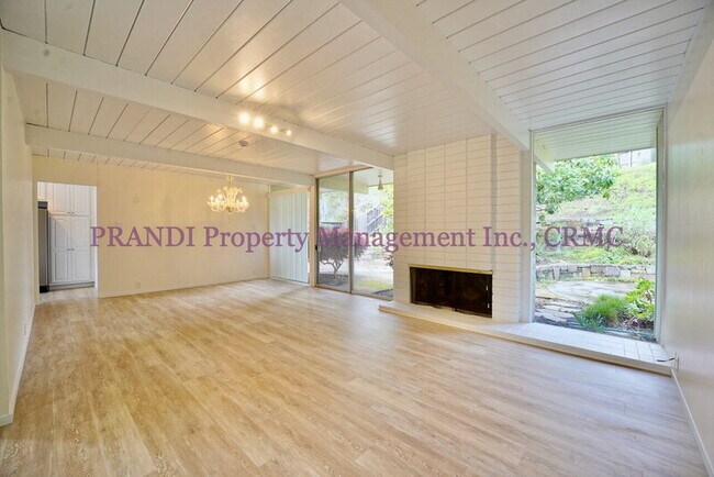 Photo - 1309 Idylberry Rd