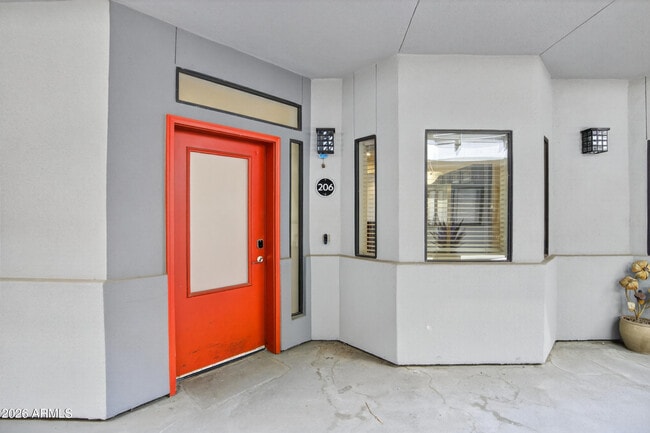 Building Photo - 4525 N 22nd St Unit 206