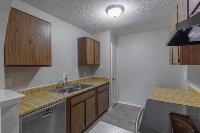 Photo - 3118 Lucida Ln