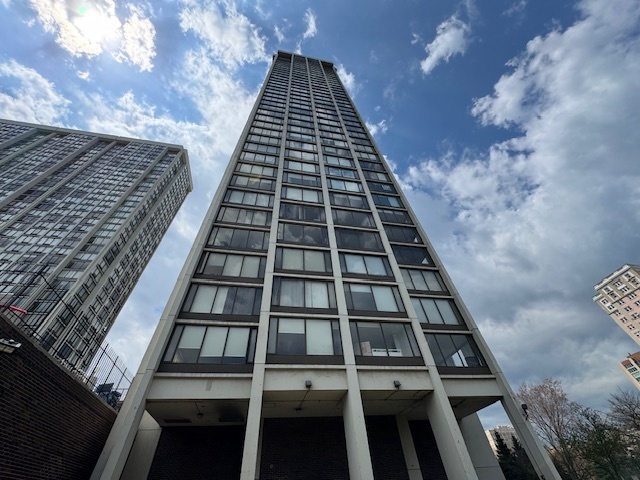 Photo - 5455 N Sheridan Rd Unidad 3310 Rental