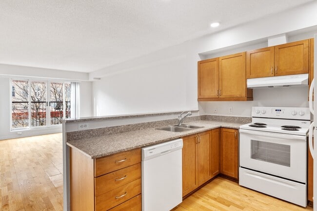 Photo - Clarendon Lanes