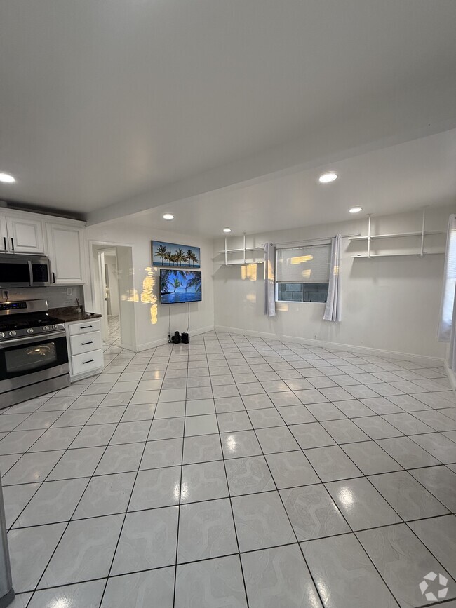 Building Photo - 22418 Elaine Ave Unit 3 bed 2 bath house