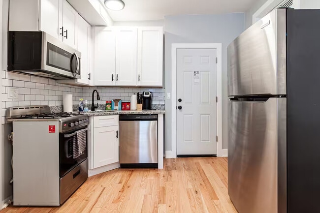 Photo - 1624 W Beach Ave