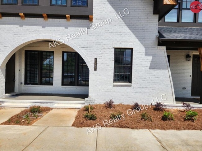 Building Photo - 1034 Windsor Dr