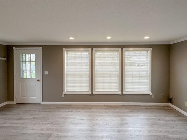 Sala de estar - 12189 Shady Ave