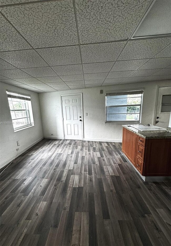 Building Photo - 1610 NW N River Dr Unit 112