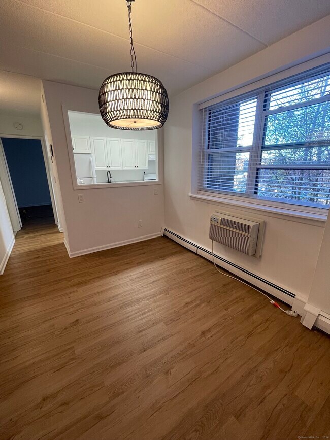 Photo - 27 Northill St Unidad 3P