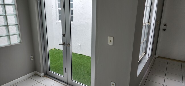 Photo - 4725 SW 143rd Ave