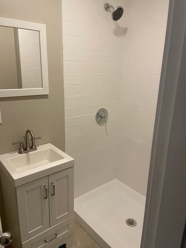 Photo - Huge 4 bed 3 bath Bi level unit near the Red Line and Commuter Rail in Quincy!