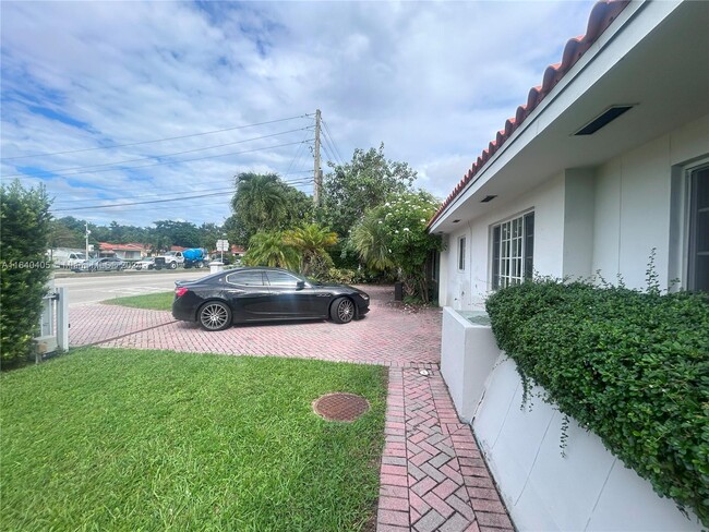 4001 Red Rd