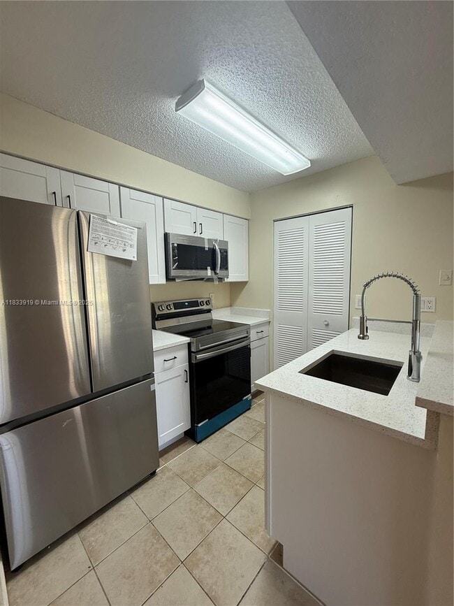 Building Photo - 1261 SW 46th Ave Unit 2007 Rental