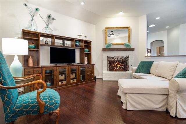 Photo - 7913 Southmark Dr