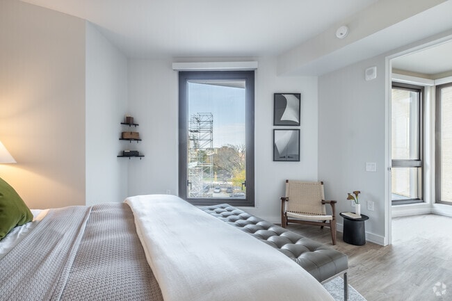 2BR, 2BA - 1,213SF