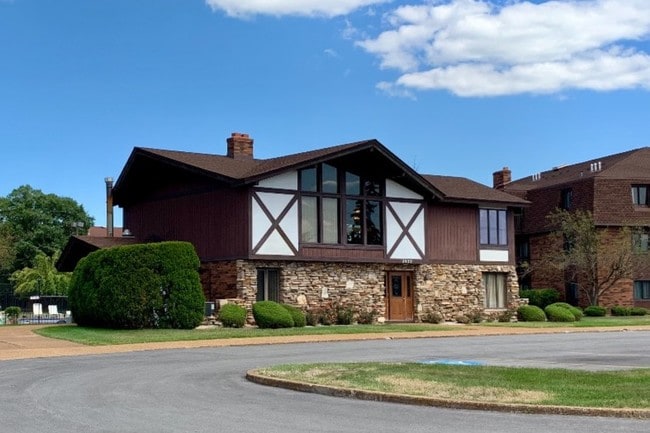 Photo - 2117 Porte Deleau Ct
