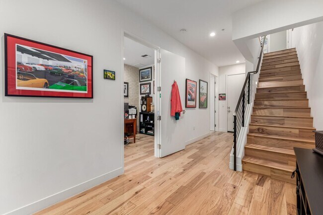 Photo - 16510 N 92nd St