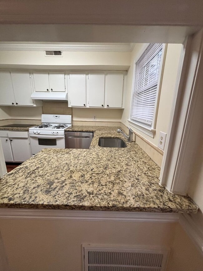 Photo - New Listing - Available Now!