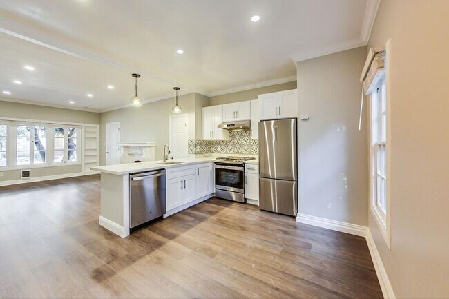 Photo - 297 MacArthur Blvd Unidad B