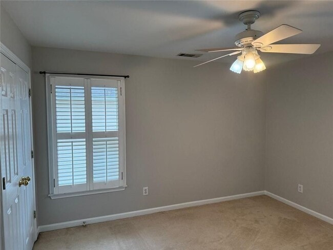 Photo - 1568 Ridge Point Dr NW