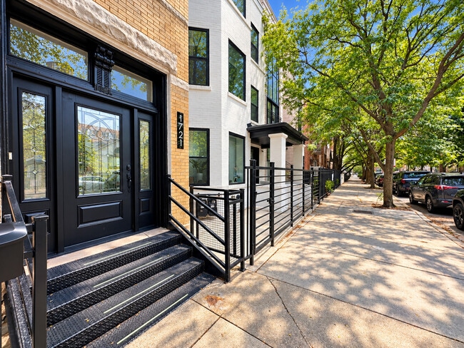 Photo - 1721 W Pierce Ave