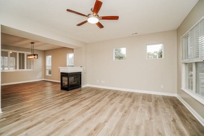 Photo - 200 Lamplight Ct