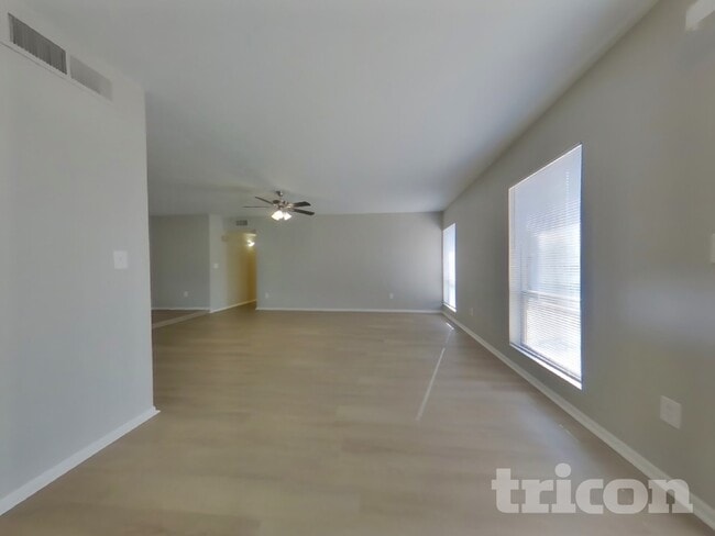 Photo - 955 W Santa Cruz Dr