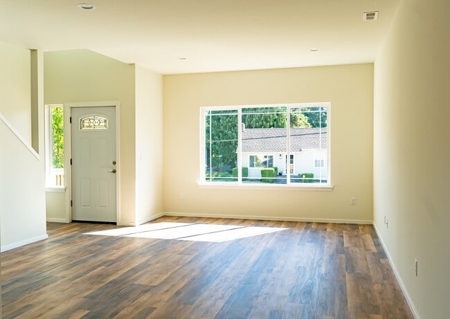 Photo - Large Duplex in a Quiet Location!