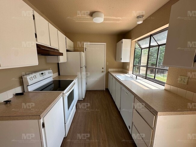 Photo - 3412 Worwick Dr