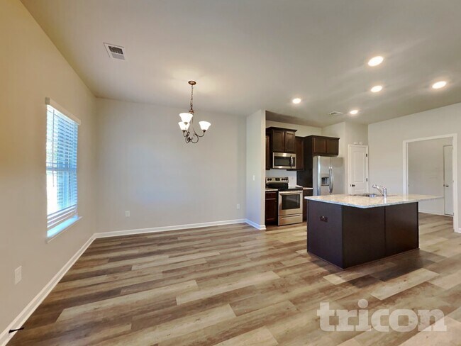 Photo - 748 Galveston Way