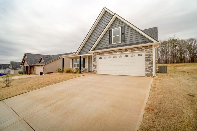 Photo - Wonderful Home On Large Lot, District 5 Schools