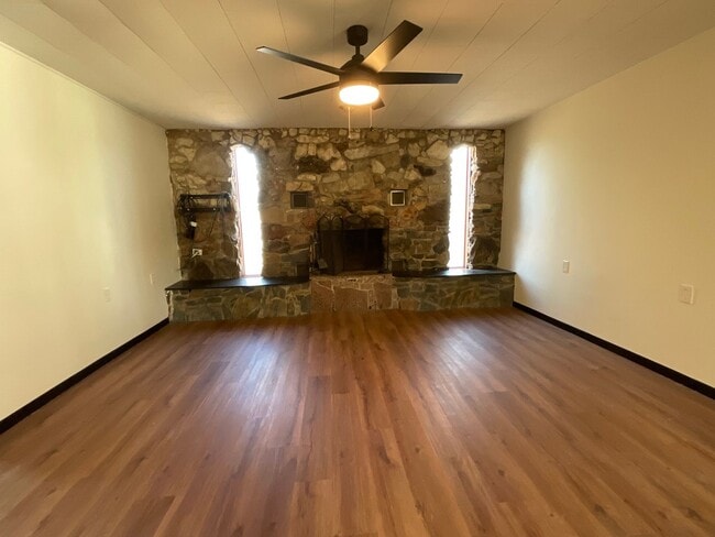 Photo - Available Now- 2 Bedroom 1 Bath in Granite...