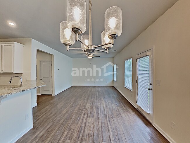 Photo - 697 Woodall Rd