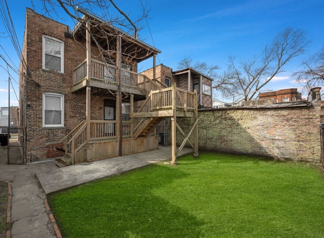Photo - 738 E Marquette Rd